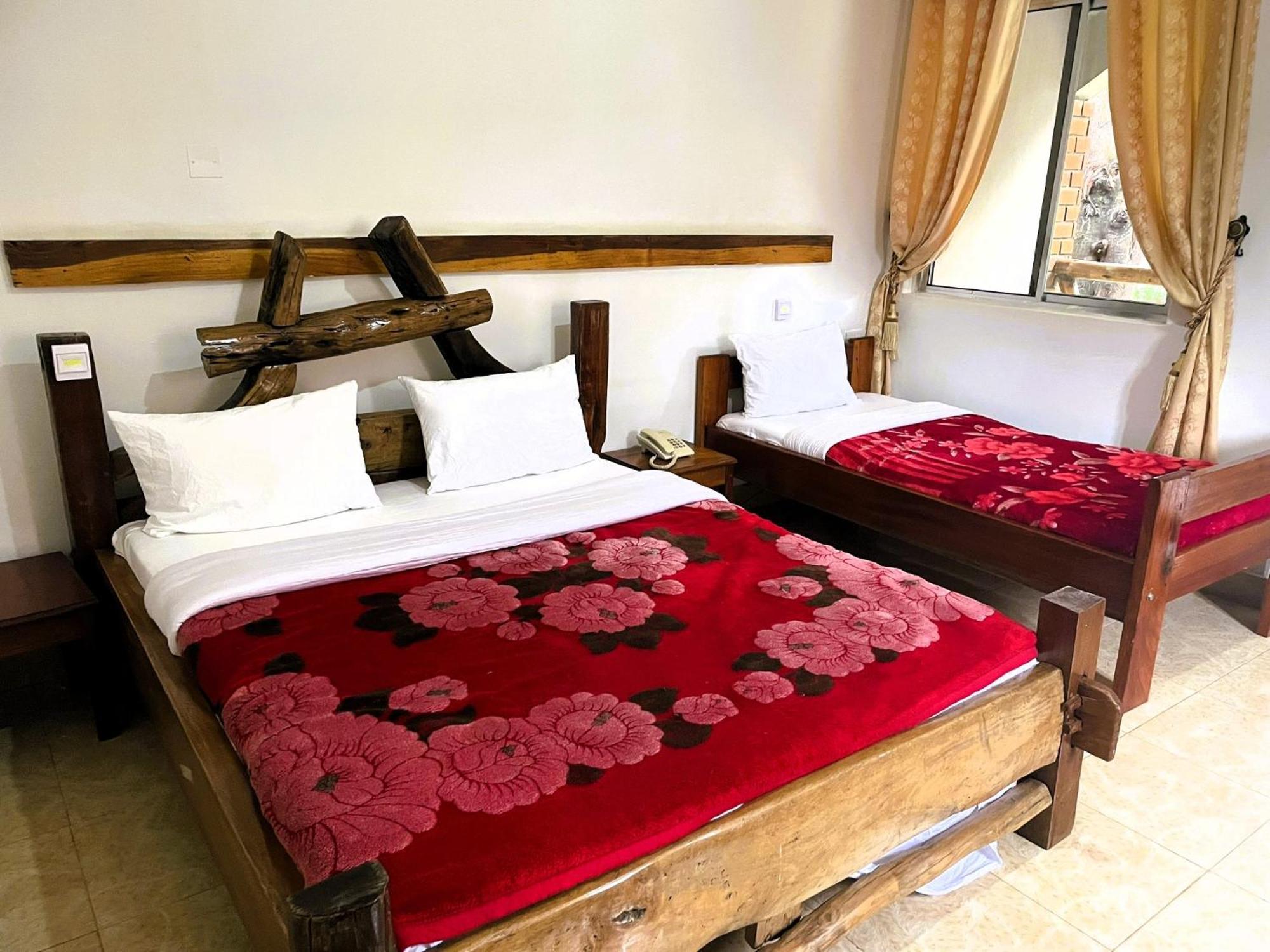 Home Feeling Neneu Lodge Moshi Dış mekan fotoğraf